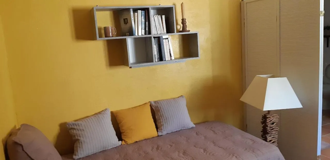 Au Mas Des Voyageurs Bed & Breakfast Lorgues