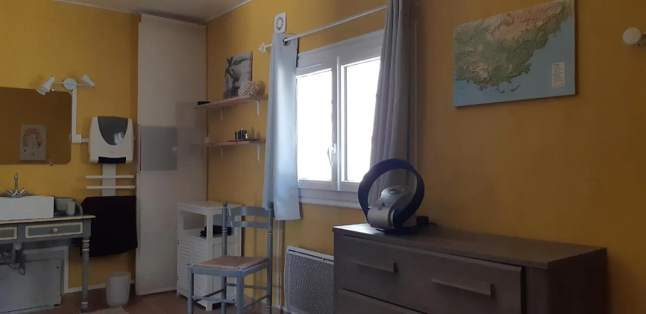 Au Mas Des Voyageurs Bed & Breakfast Lorgues