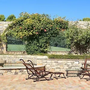 3* Hotel Chateau Les Crostes
